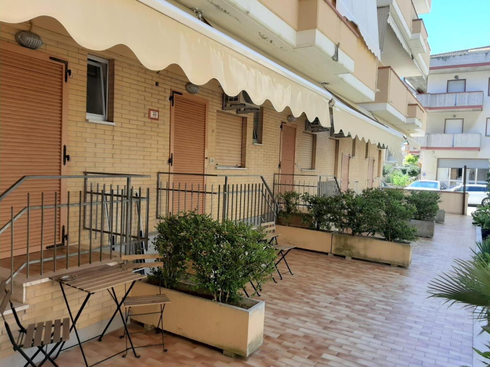 Affittacamere Il Giardino Alba Adriatica Eksteriør billede